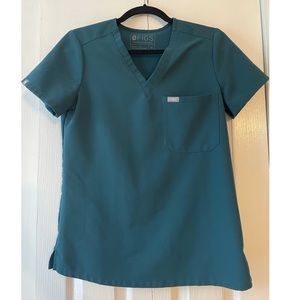 FIGS Catarina Scrub Top